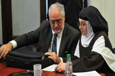�Soy como una madre�, se defendi� la monja que est� acusada de tormentos