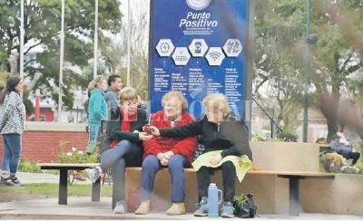 Los vecinos de Pilar ya disfrutan de energ�as limpias