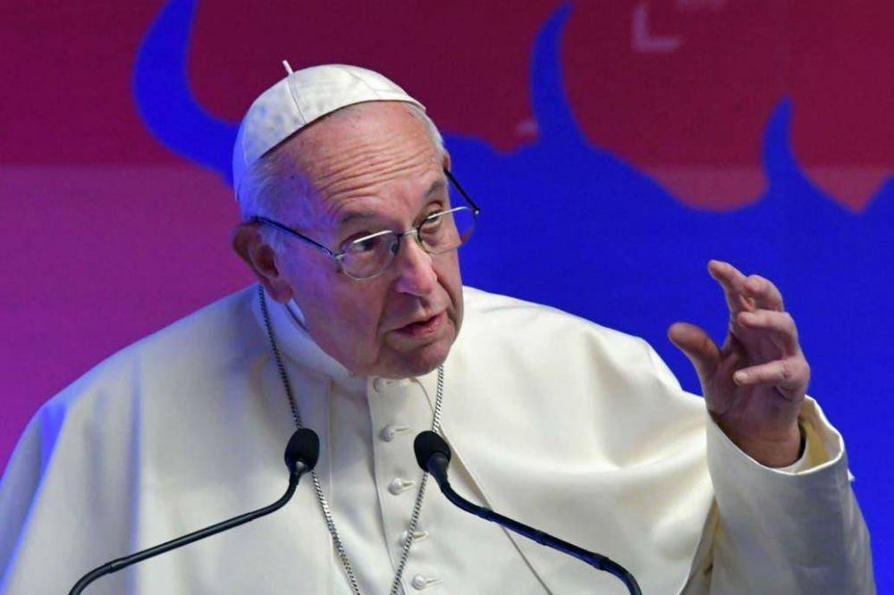 El Papa reprendi a sus nuncios y exigi que no lo critiquen