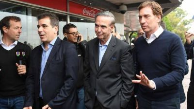 Misi�n dif�cil: el oficialismo y la oposici�n polarizan la pelea pero reniegan de la grieta