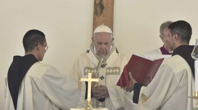 Papa Francisco en �ngelus alienta a caminar unidos y alegres al imitar a los santos