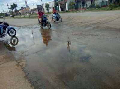Vecinos denuncian que Sameep derrocha agua potable en San Martin