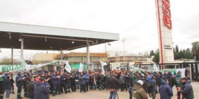 Moyano vs Coto: la empresa impidi� el ingreso de 20 camioneros porque se negaron a firmar un cambio en su convenio laboral