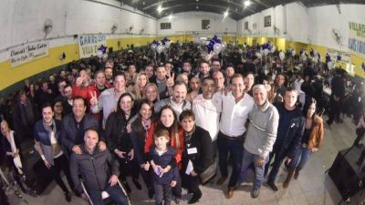 Garro encabez� masivo acto en Villa Elvira con la �pata� peronista de Cambiemos