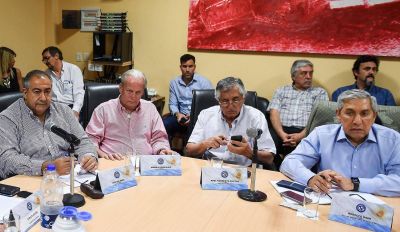 Macri cerr� la grieta sindical y hasta la CGT se solidariz� con Moyano