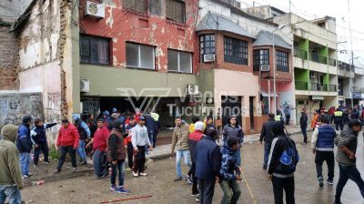 Mientras Macri acusa de mafioso a Moyano en su gremio favorito persiguen con patotas a opositores