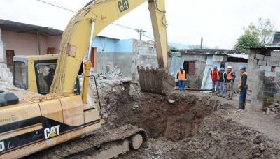 Por reparar un acueducto, tendrán que desalojar y demoler varias casas en capital