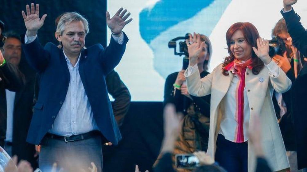 Alberto Fernndez se muestra con gobernadores y CFK no ahorra seales: interna a futuro?