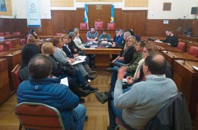 �Dist�fano sigue enfrascado en una lucha inconducente�
