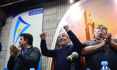 Para subir a Moyano al ring electoral, el Gobierno se niega a homologar la paritaria de Camioneros