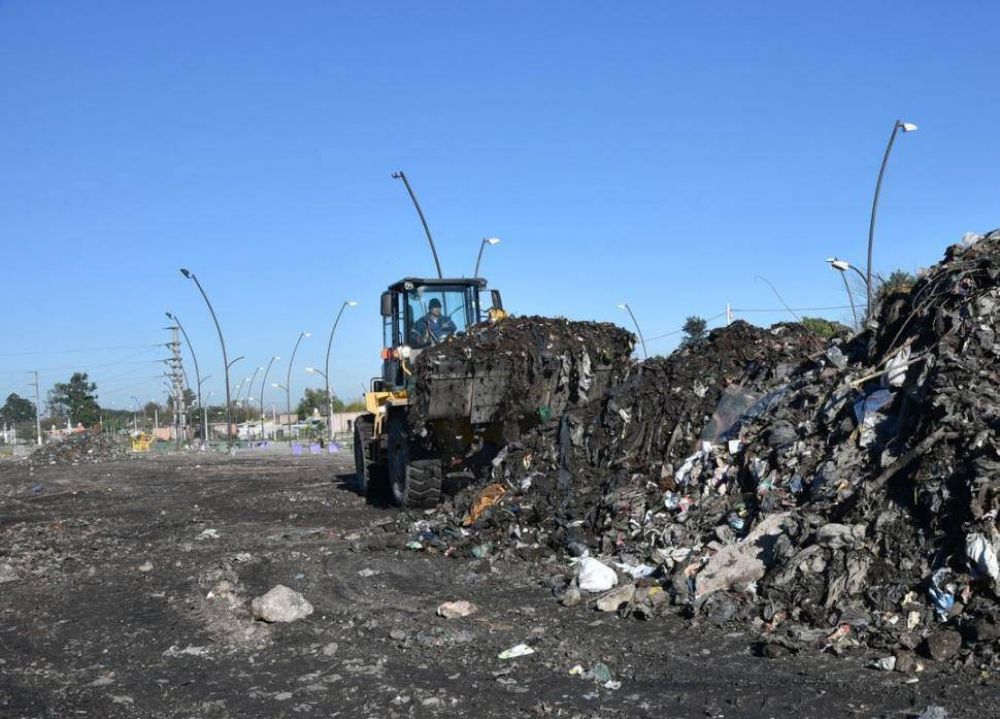 De la avenida Costanera retiran 250.000 kilos de basura