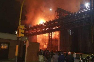 Una fuerte explosi�n en el Polo Petroqu�mico sacudi� Bah�a Blanca