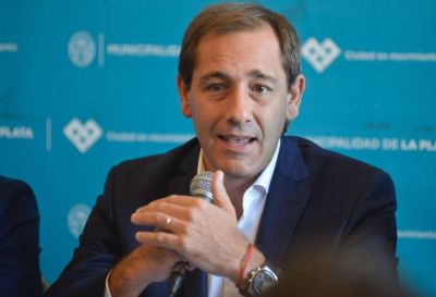 Julio Garro presenta a los candidatos con los que buscar� la reelecci�n
