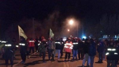 Uocra: desocupados cortan la ruta 22