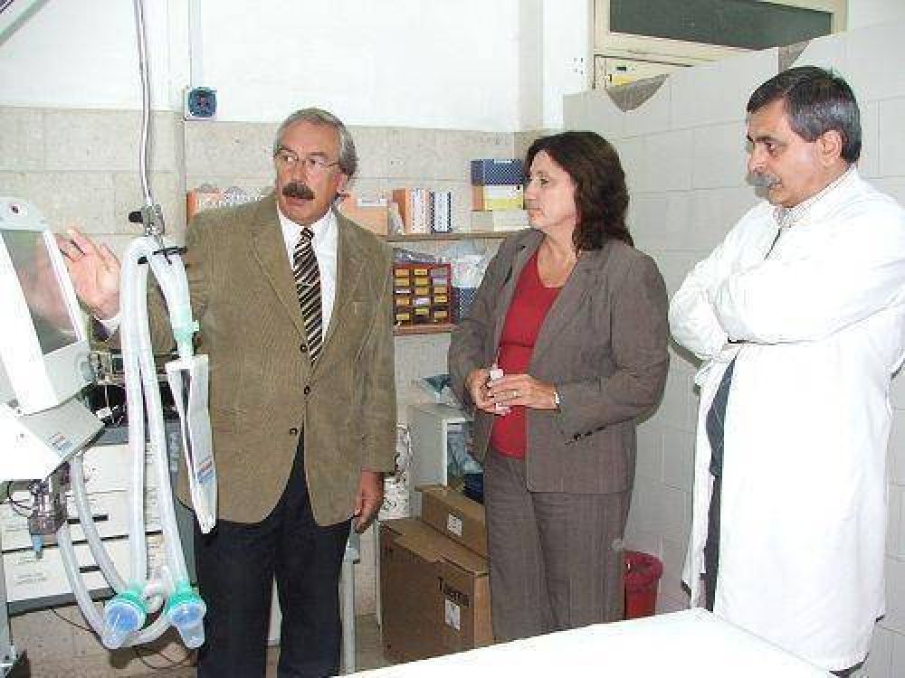 Incorporan dos nuevos respiradores artificiales en el Hospital