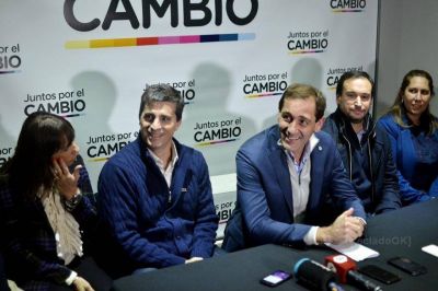 El intendente Garro present� a sus precandidatos: 