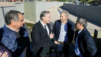El Gobierno sale de campa�a en provincias del PJ y sigue de cerca los movimientos de los gobernadores