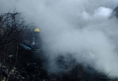 Ardi� un basural clandestino en un terreno bald�o