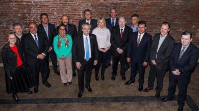 El peronismo cierra filas detr�s de la f�rmula Fern�ndez-Fern�ndez