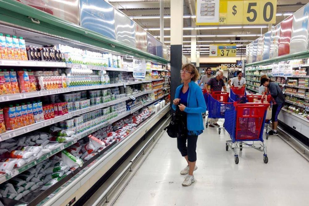La Corte decidir si los domingos pueden abrir los supermercados
