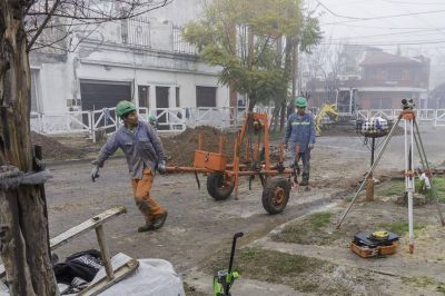 Avanza la obra de red secundaria cloacal en el partido Lan�s