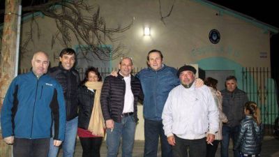 El intendente Etchevarren inaugur� la iluminaci�n LED del Barrio de la Escuela N� 15