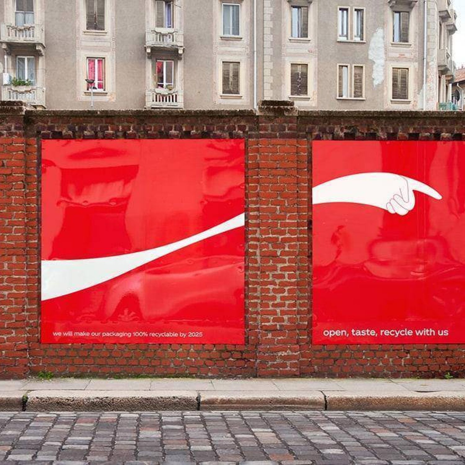 Coca Cola Usa Su Logo Para Fomentar El Reciclaje En Campaña Outdoor