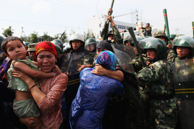 China separa a chicos musulmanes de sus padres y los recluye en orfanatos
