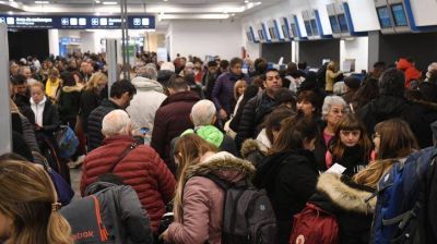 De los �n�meros en rojo� al �r�cord de pasajeros�, nuevo round en el conflicto Aerol�neas