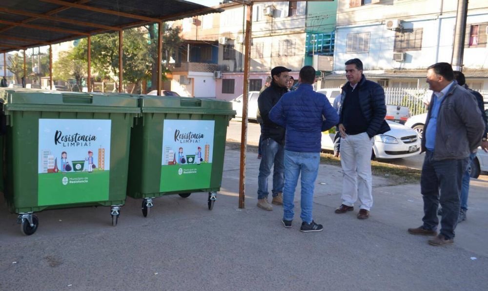 Nuevos contenedores de basura en el barrio Giraldes