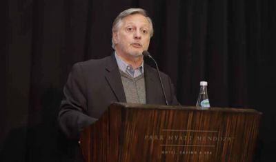 Aranguren e Iguacel debatieron con estacioneros sobre la energ�a del futuro