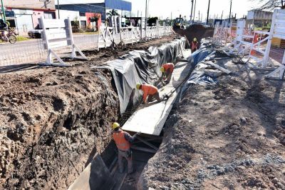 Avanza la obra hidr�ulica que busca mejorar la red de desag�es en la zona del Cementerio