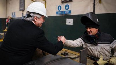 Alberto Fern�ndez sostuvo que si gana pesificar� las tarifas de los servicios: 