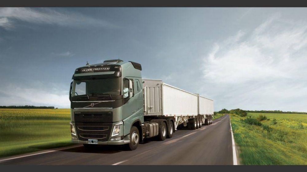 Industriales reclaman bajar los costos del transporte para mejorar la competitividad