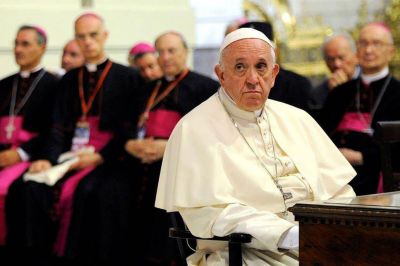 Satisfacción y cautela en el Gobierno ante la posible visita del papa Francisco