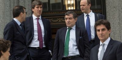 El Gobierno denunci� ante la Justicia de EE.UU. que fue �fraudulenta� la venta del 25% de las acciones YPF al grupo Petersen