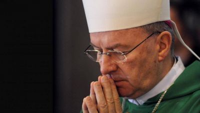 Y un d�a el nuncio se qued� sin inmunidad