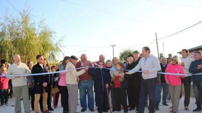 Intendente Etchevarren resalt� la obra del parque termianl: �es la �nica en el pa�s�