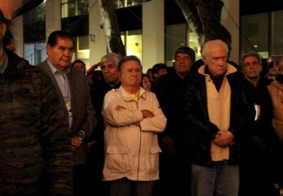 Duhalde acus� a Macri de usar serivicios de inteligencia contra Moyano