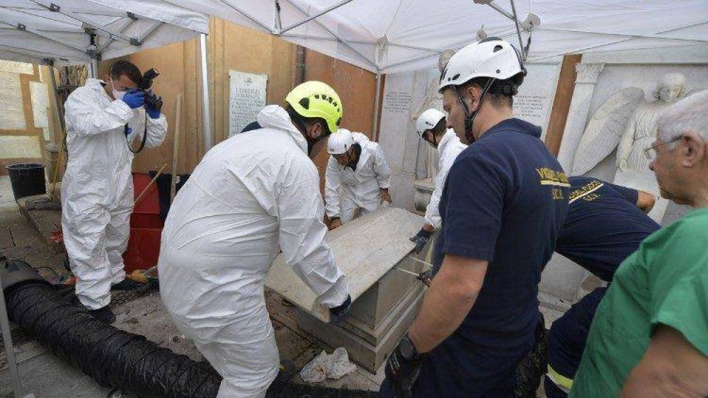 Emanuela y las tumbas vac�as del Teut�nico: voluntad de claridad