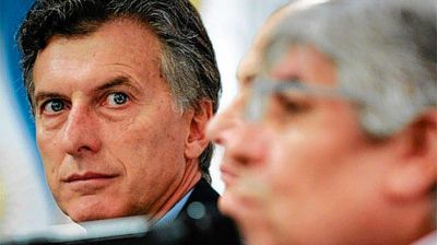 Con el c�rculo rojo como aliado, Macri le apunta al sindicalismo e insiste con la flexibilizaci�n laboral