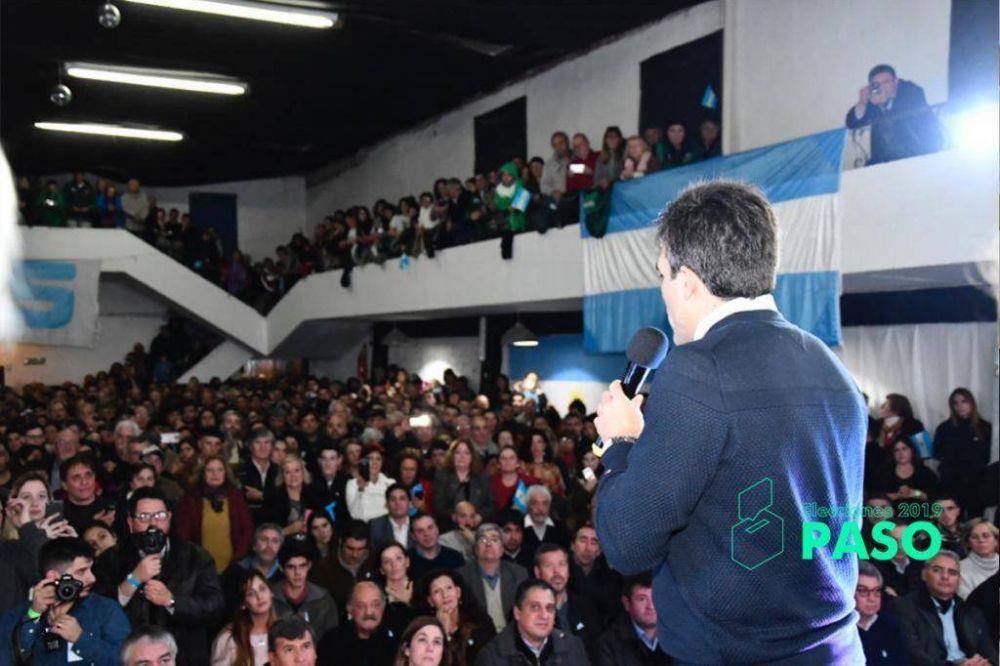¿Unidad hasta que duela? Florentín junto a Jimena en el acto de lanzamiento de Facundo López