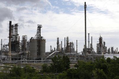 Golfo De M�xico: cierran el 60% de las Industrias de petr�leo y gas debido al avance de la Tormenta Tropical Barry