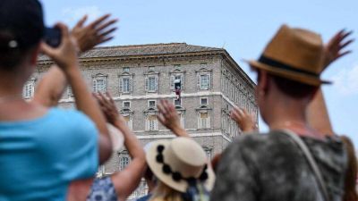 El Papa en el �ngelus: seamos capaces de tener compasi�n