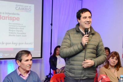 Maximiliano Abad: �En esta elecci�n se define un mejor futuro o volver al pasado�