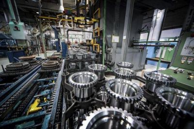 13 meses de ca�da en la capacidad instalada y 59.000 empleos menos en PyMes: la crisis de la industria