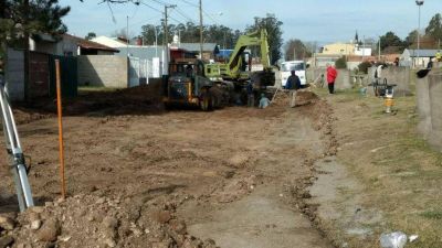 El municipio inici� la obra de desag�es pluviales en la calle Mu�iz