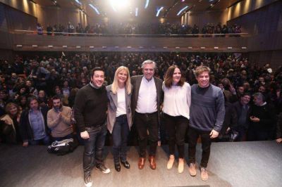 Alberto y Kicillof se re�nen con intendentes bonaerenses para afinar detalles de campa�a