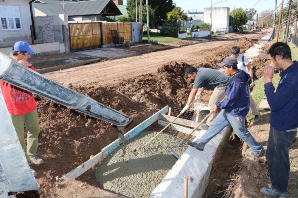 Irma Monjo repas las obras en marcha en San Jos