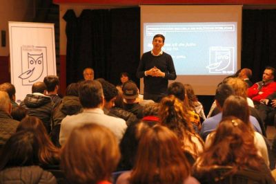La UCR present� la escuela de pol�ticas p�blicas �Elio Aprile�